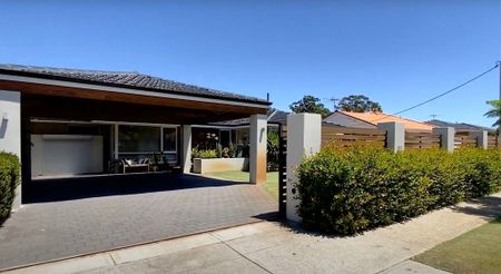 Dianella - Photo 5