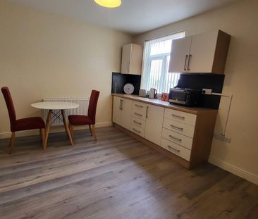 Room 12, Britannia House, DN4 - Photo 3