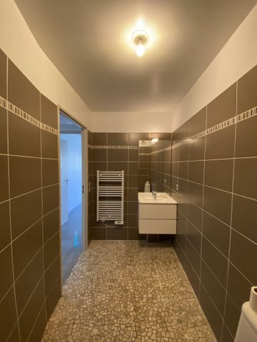 Location Appartement 2 pièces 45m² CAVALAIRE SUR MER 83240 - Photo 4