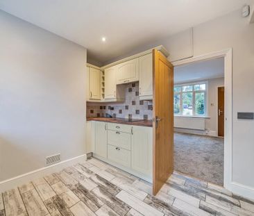 2 bedroom end of terrace house to rent - Photo 3