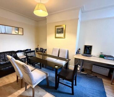 3 Bedroom Terraced To Let - Photo 3