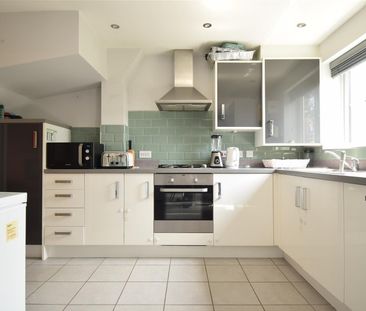 Grove Street, Castleford - Photo 4