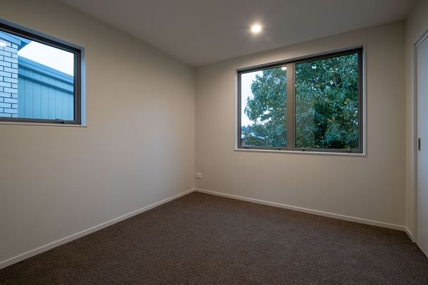 Modern 2BR Townhouse in Mangere East! - Photo 1