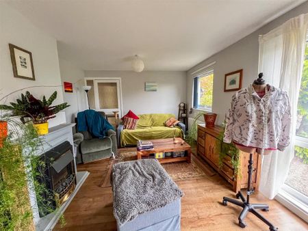 2 bedroom bungalow to rent - Photo 2