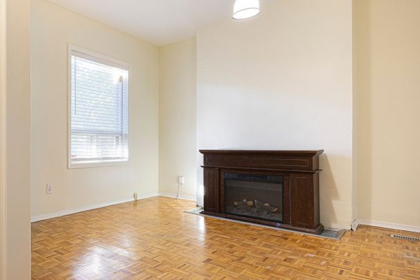 For Lease - 784 Adelaide Street Unit# Main, Toronto, Ontario - Photo 1