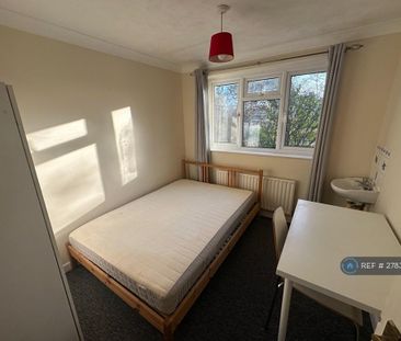 1 bedroom in a house share to rent - Photo 2