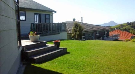 Spacious 5-Bedroom Home for Rent - Photo 5