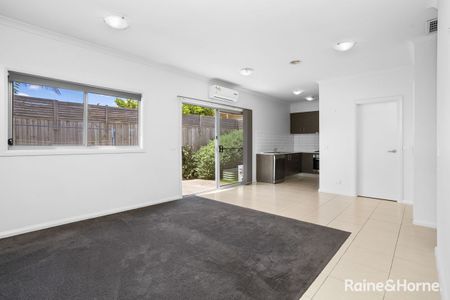 3/14 Rymill Court, Altona North, VIC 3025 - Photo 5