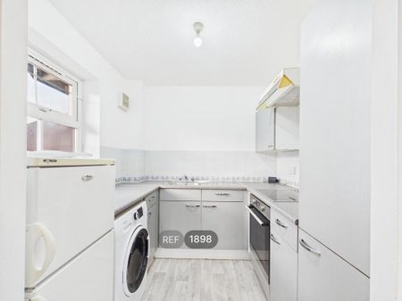 1 bedroom flat to rent - Photo 5