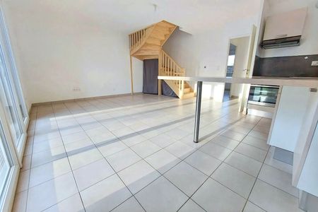 Location Maison 5 pièces 90m² - Photo 2