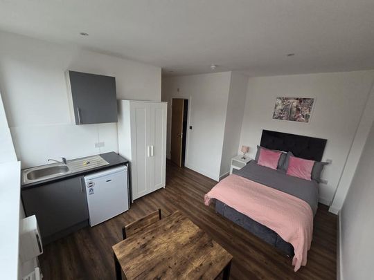 1 bedroom property to rent - Photo 1