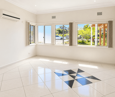 SPACIOUS FAMILY HOME WITH GRANNY FLAT & LARGE BACKYARD - Photo 6