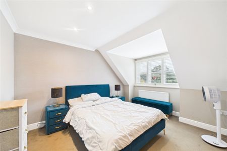 4 bedroom House in Bardeen Place, Bracknell - Photo 5