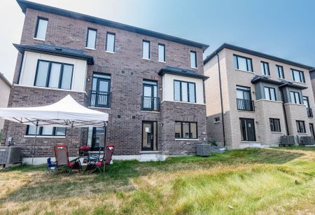 For Lease - 2921 Nakina Street, Pickering, Ontario - Photo 4