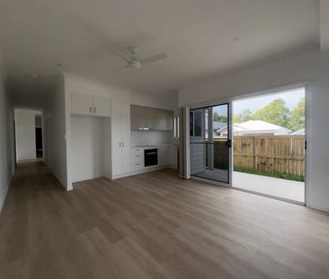 Fresh, Stylish & Brand New - Photo 3