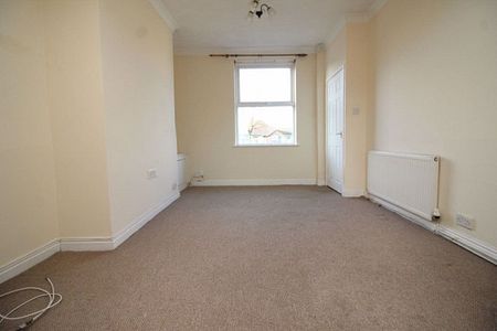 3 Bedroom Terraced House - Photo 5