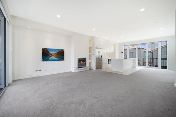Upmarket Three-Bedroom Home Parnell - Photo 1