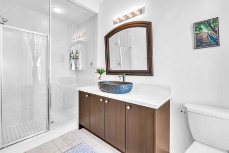 For Lease - 18 John Greene Lane, Richmond Hill, Ontario - Photo 3