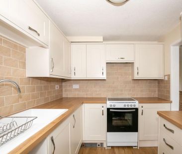 2 bedroom semi-detached house to rent - Photo 6