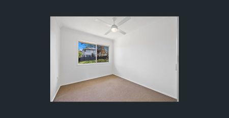 Fully Renovated Four Bedroom in Central Location - Photo 4