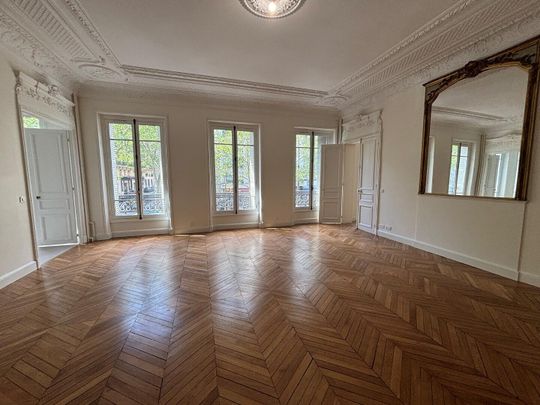 location Appartement T7 DE 250m² À PARIS - Photo 1