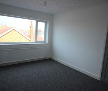 3 bedroom maisonette to rent - Photo 2