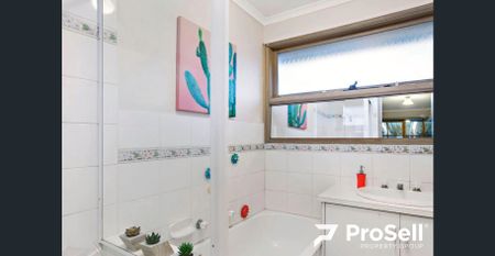 Charming Family Home in a Central Location. - Photo 4