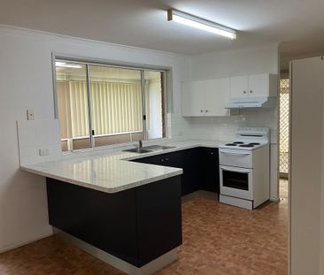 Kearneys Spring home with rumpus room - Photo 3