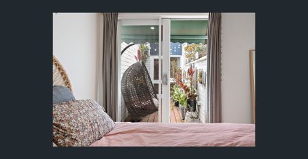 Character and Appeal in perfect Location - Photo 4