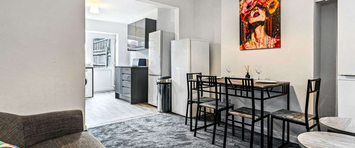 Ewart Street Room D - Photo 1