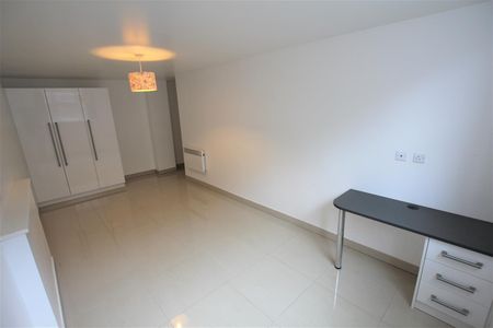 Erskine Street - Photo 2