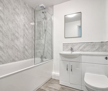 3 bedroom apartment to rent - Photo 3