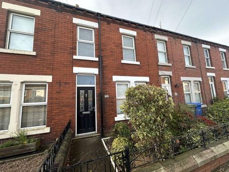2 bedroom terraced house to rent - Photo 4