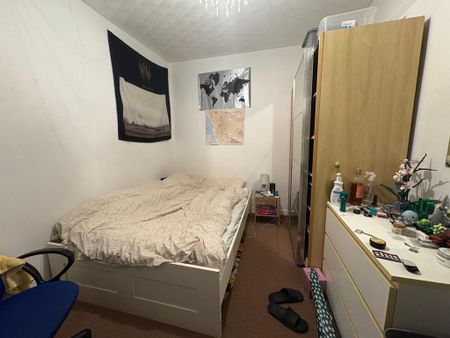 4 bedroom semi-detached house to rent - Photo 5