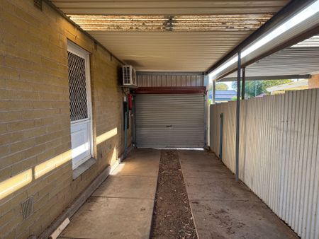 Spacious Family Home in Convenient Location - Photo 5
