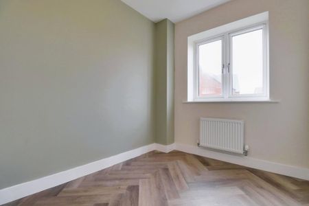 4 bedroom detached house to rent - Photo 4