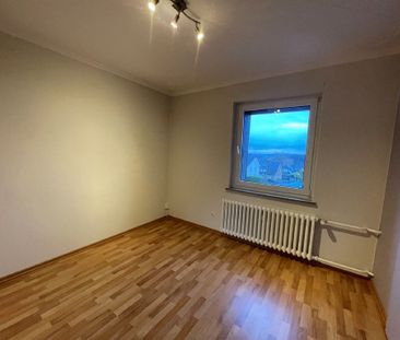 Großzügige 3-Zimmer-Wohnung mit Einbauküche in einem gepflegten 2-F... - Photo 5