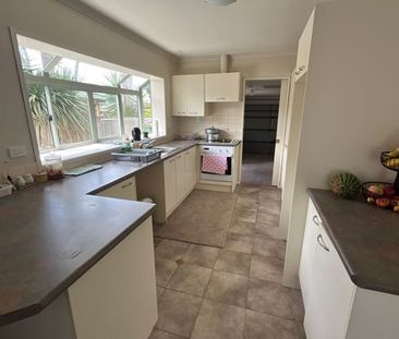 Brick & Tile Home - Photo 3