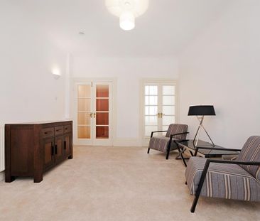 5 bedroom flat to rent - Photo 1