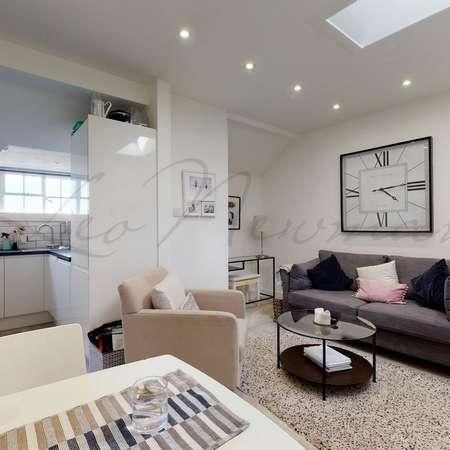 Holmdale Gardens, Hendon, NW4 - Photo 1