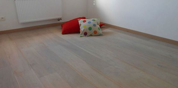 Totaalgerenoveerd appartement : geen algemene kosten - Foto 2