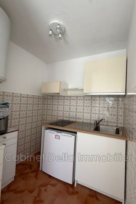 Location Appartement 1 pièce 26m² SANARY SUR MER 83110 - Photo 1