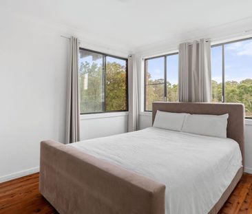 Family Home in Leafy Surroundings - Photo 3