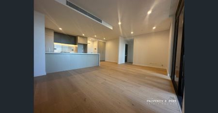 Prime Location Modern 2-Bedroom Apartment, Steps from Tallawong Metro - Photo 2