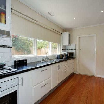 Spacious 2-Bedroom Unit in Prime Location - Photo 1