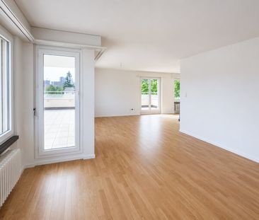 Wohnen wie im Einfamilienhaus - Grosszügige 4.5-Zi.-Attikawohnung m... - Photo 4