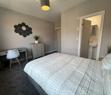 Ash Road, Headingley, LS6 3HD, Leeds - Photo 3