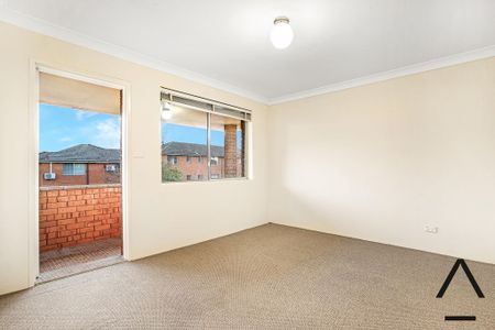 Spacious Two Bedroom Apartment In The Heart Of Lakemba - Photo 4