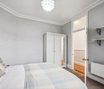 3 bedroom flat to rent - Photo 3