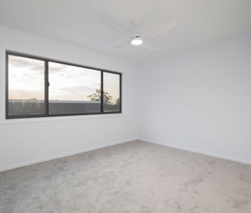 BRAND NEW! 3 Bedroom Townhouse - Photo 3